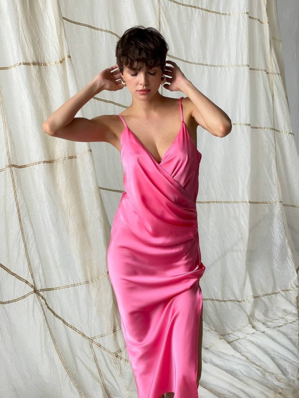 Рожеве плаття комбінація з драпіруванням