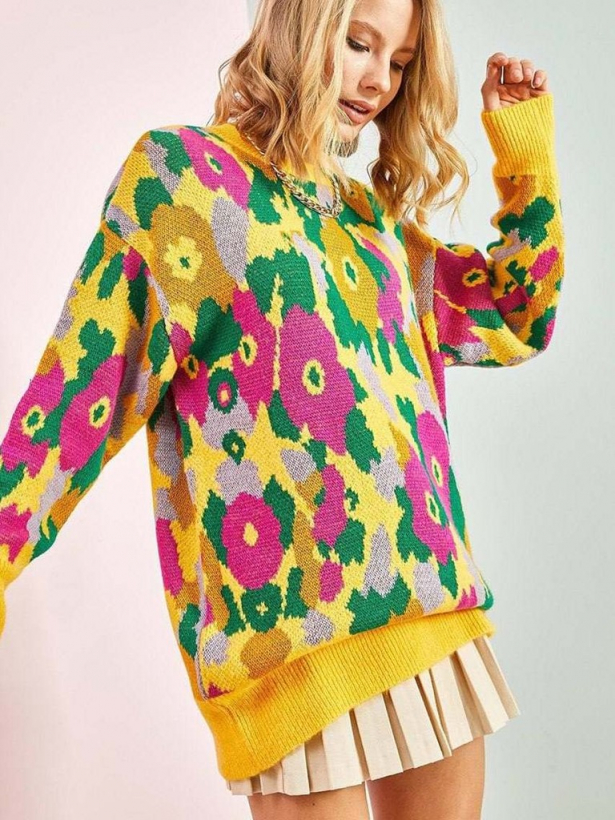 Удлиненный свитер в цветочный узор