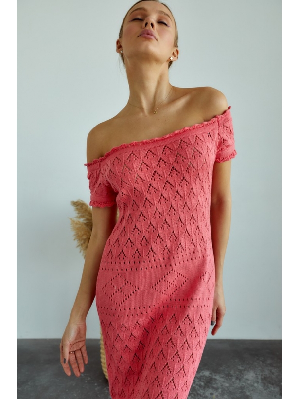 Рожева в'язана мереживна сукня