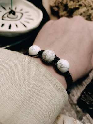Говліт браслет з натурального каменю