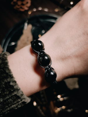 Обсидіановий браслет