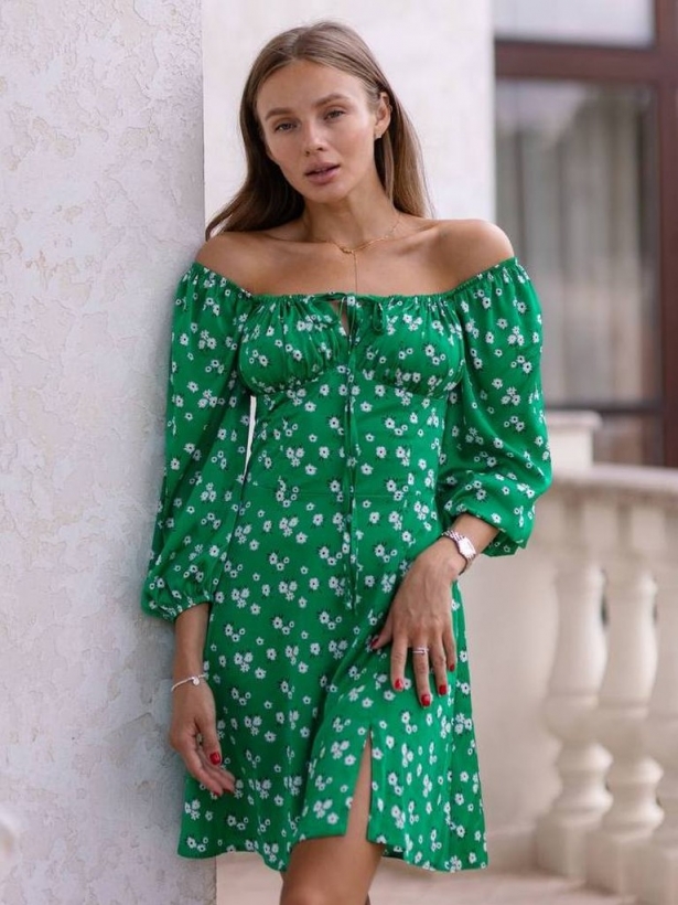 Сукня зелена квіткова з завязкою на декольте