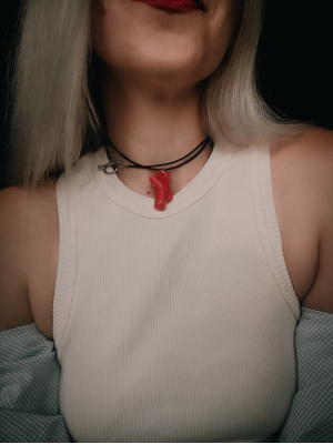 Браслет чокер з натуральної шкіри з коралом