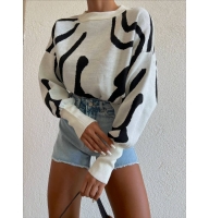Abstract pattern cropped sweater