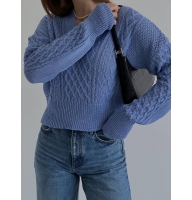 Вкорочений светр з V-образною горловиною