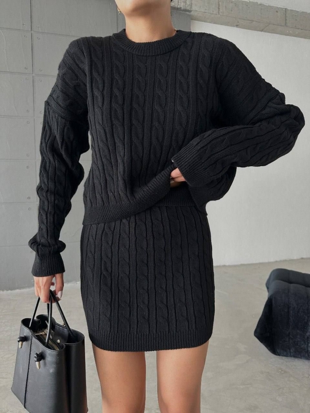 Knitted mini skirt suit