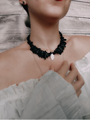 Чорне кольє Лист з агату та обсидіану