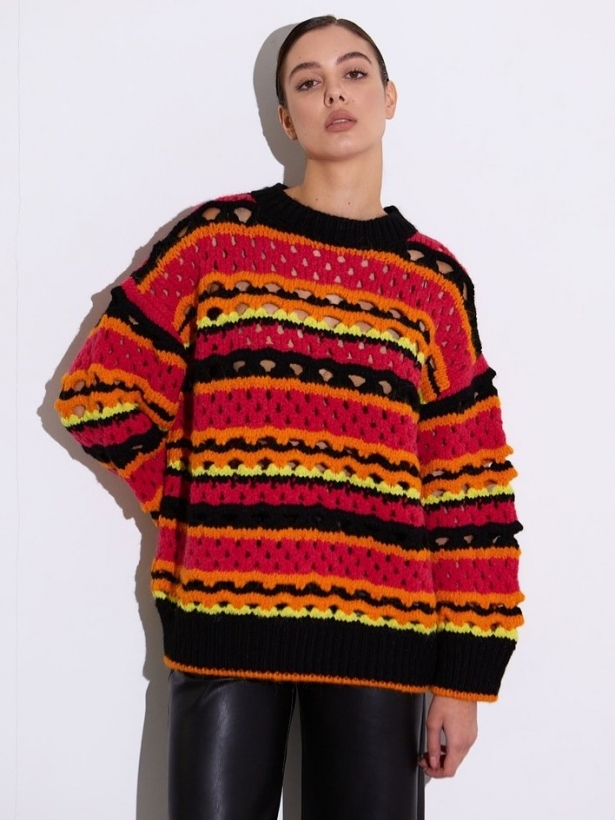 Кольоровий смугастий об'ємний светр