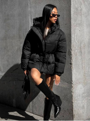 Пуховик зимовий чорний з куліскою на талії