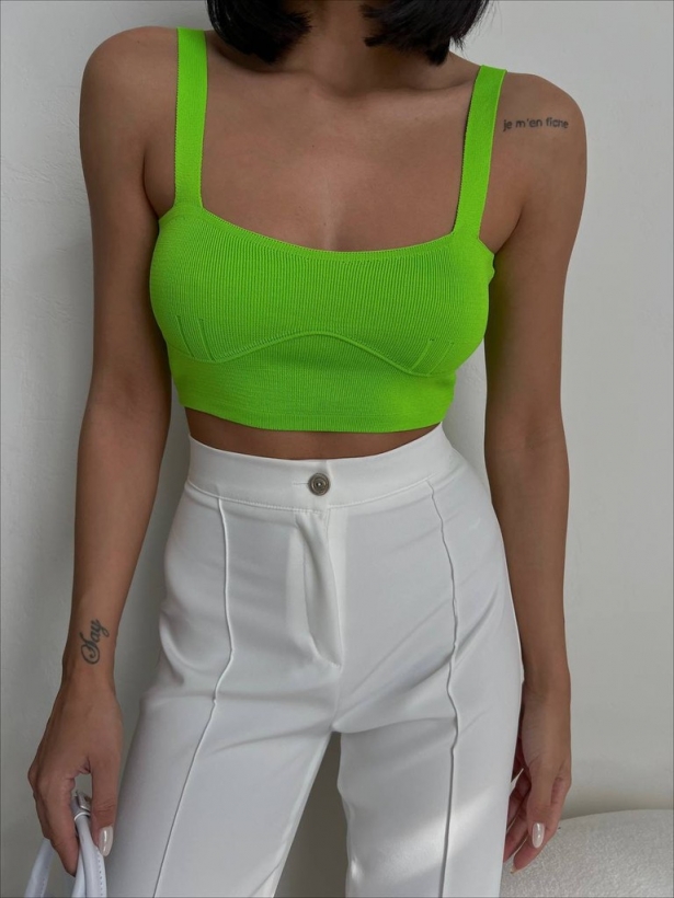 Ribbed crop top with a figured seam under the bust