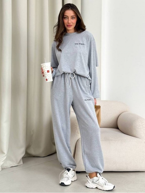Gray sports suit with open elbows longsleeve