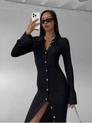 Трикотажна довга сукня в рубчик на ґудзиках 