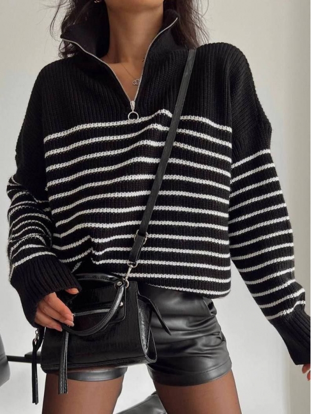 Striped elongated zipper sweater
