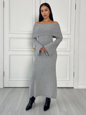 В'язана сукня з альпаки з відкритими плечима