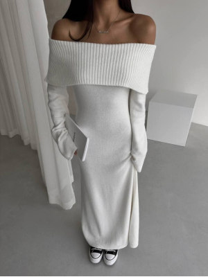 В'язана сукня з альпаки з відкритими плечима