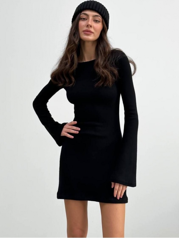 Чорна ангорова сукня міні з рукавами кльош