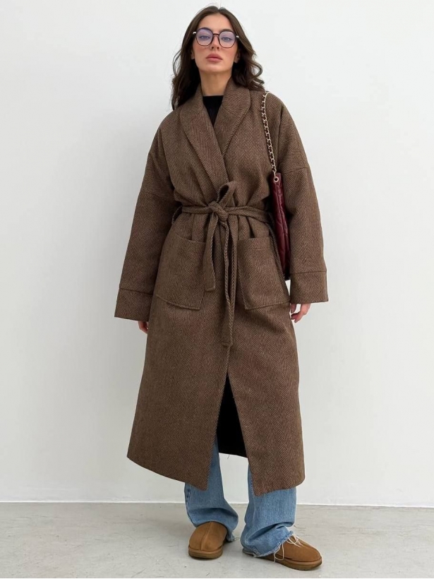 Довге коричневе пальто кімоно з утепленням
