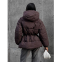 Коричнева зимова куртка з куліскою на талії  Коричнева зимова куртка з куліскою на талії