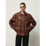 Коричнева шкіряна куртка у вінтажному стилі