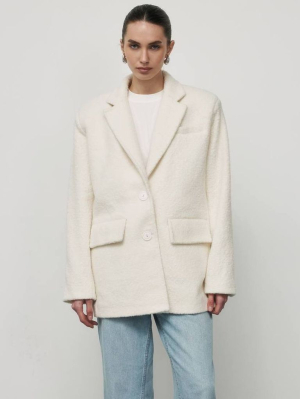 Молочний піджак-пальто з букльованої тканини