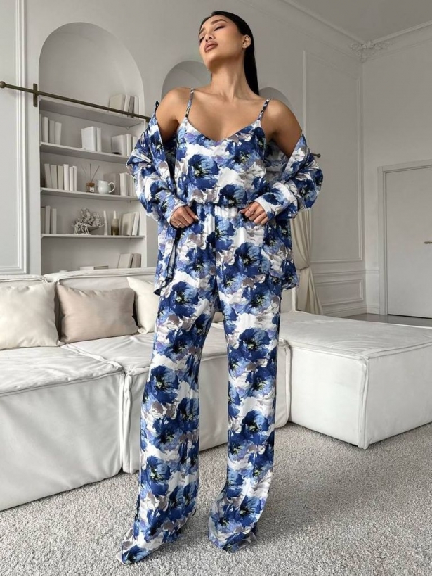 Staple blue flowers three-piece trouser suit