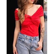 Red knotted open shoulders tank top