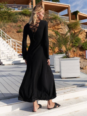 Чорна довга сукня жатка з шнурівкою на спині 