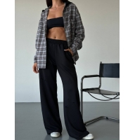 Gray-black plaid shirt wide trousers suit