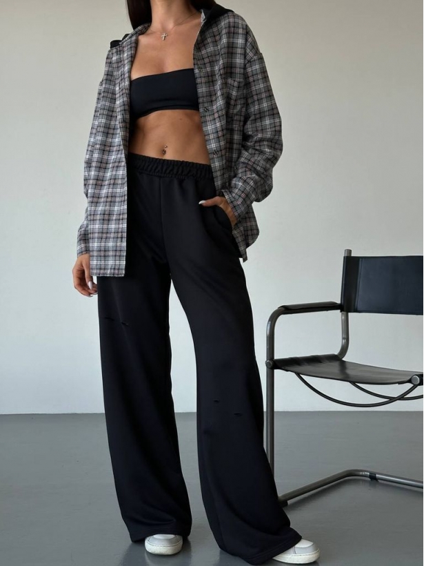 Gray-black plaid shirt wide trousers suit