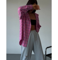 Gray-pink shirt wide trousers suit 