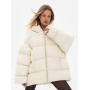 Молочний пуховик oversized з капюшоном
