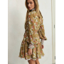 Пісочна шифонова квіткова сукня в стилі бохо