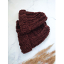 Шоколадна в'язана шапка ручної роботи з велюру Шоколадна в'язана шапка ручної роботи з велюру