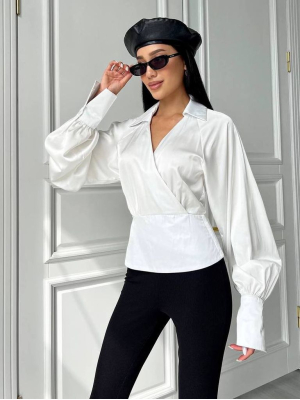 Сатинова блузка на затин з відкритою спиною