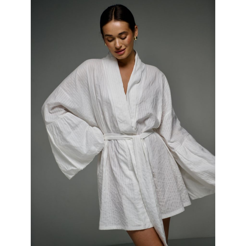 Біла коротка сукня кімоно з бавовни шиття Біла коротка сукня кімоно з бавовни шиття