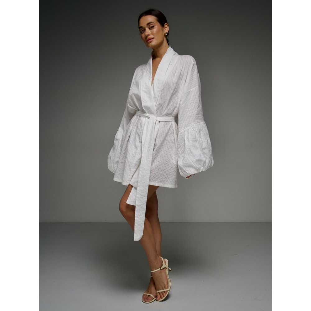 Біла коротка сукня кімоно з бавовни шиття Біла коротка сукня кімоно з бавовни шиття