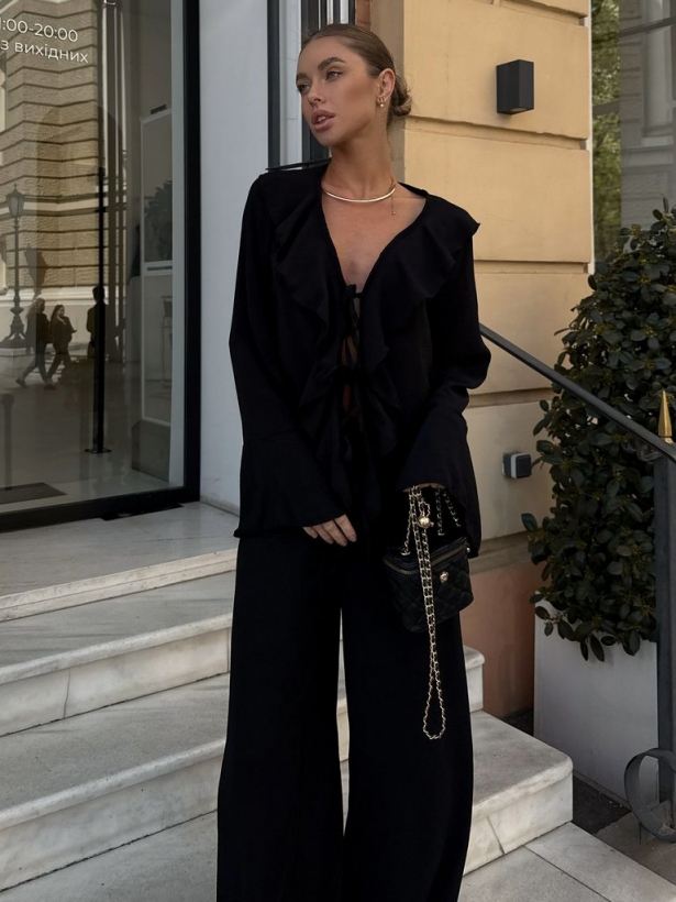 Black crepe blouse with flounces wide trousers suit 