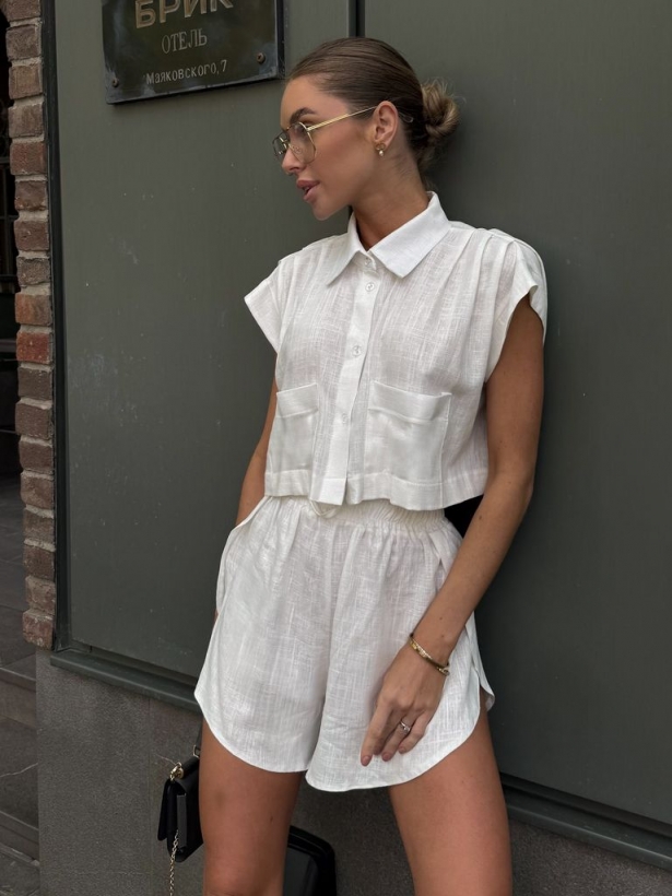 White linen cropped shirt shorts suit 