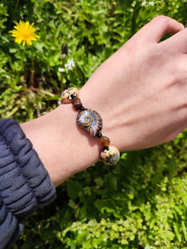 SKIFIA bracelet made of amber with inclusions