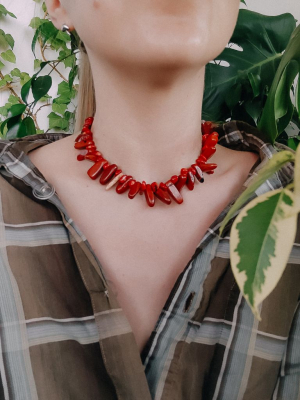 Червоне кольє чокер з коралу та червоної яшми