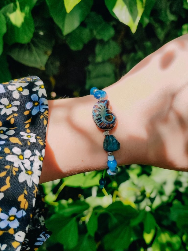 Blue bracelet with kyanite, aquamarine, and apatite