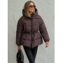 Шоколадна зимова куртка з куліскою на талії 