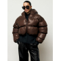 Шоколадний короткий зимовий пуховик oversize