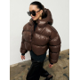 Шоколадний короткий зимовий пуховик oversize