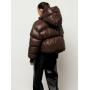 Шоколадний короткий зимовий пуховик oversize