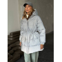 Світло-сірий подовжений зимовий пуховик 