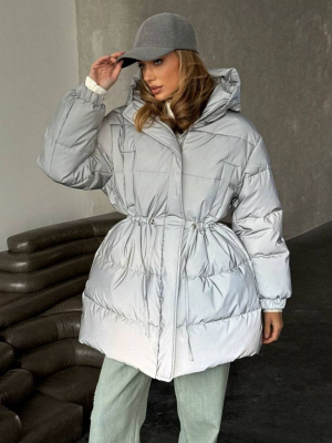 Світло-сірий подовжений зимовий пуховик 