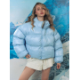 Блакитний короткий зимовий пуховик oversize