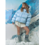 Блакитний короткий зимовий пуховик oversize