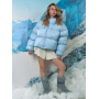 Блакитний короткий зимовий пуховик oversize